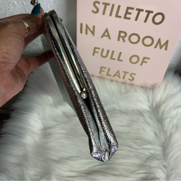 1192. Silver Clutch with Metal Kiss Lock - Picture 4 of 7